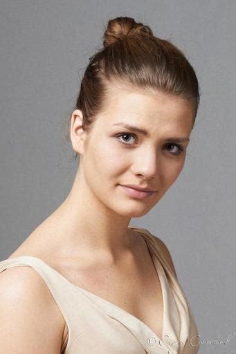 Официальный сайт. Убелс Кристина, 28, Актриса