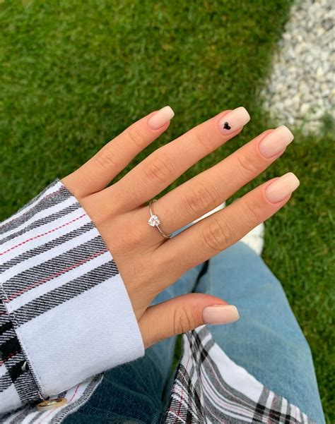 Милый легкий дизайн ногтей квадрат, серебряное кольцо с камнем💍 | Ногти ...