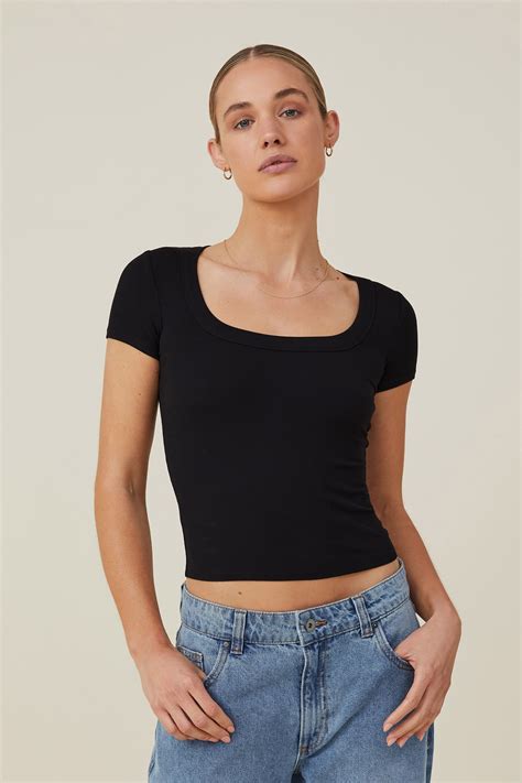 staple rib scoop neck short sleeve top