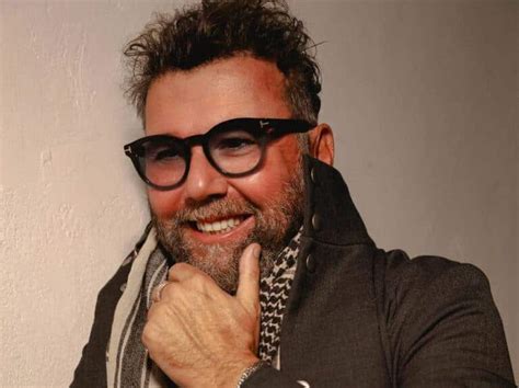 paolo vallesi chi  la fidanzata sara flaherty