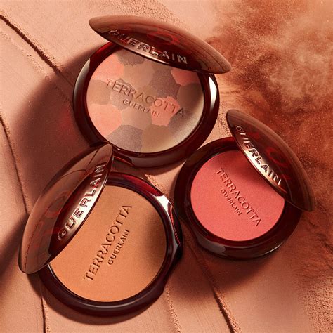TERRACOTTA· VERZICHTEN SIE AUF ALLES ÜBERFLÜSSIGE · GUERLAIN ⋅ GUERLAIN