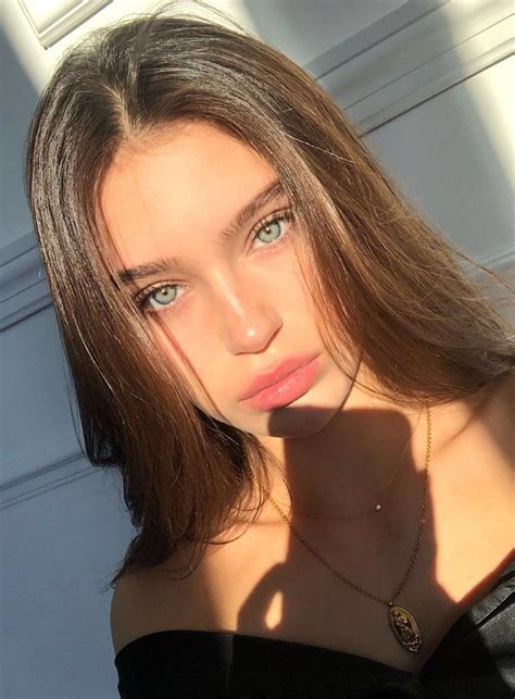 Pretty Brown Haired Girls