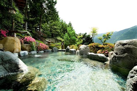 Onsen: Japanese public bathing experience | Environmental