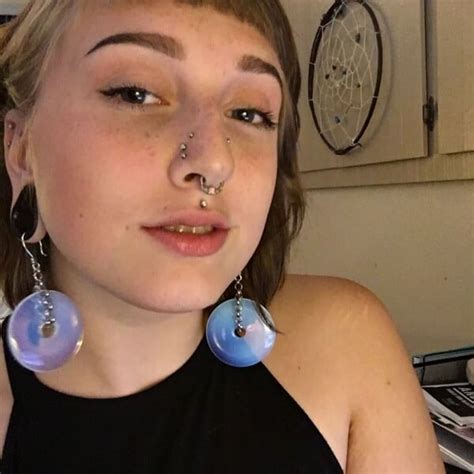 Philtrum Piercing: Everything You Need to Know + Aftercare - Artistic Haven