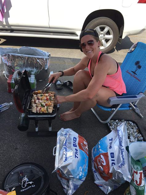 Hot Photos Of Hilary Knight - 12thBlog