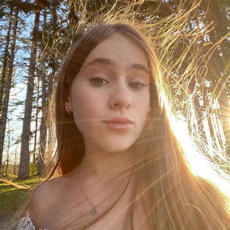 Ash-B : Age, Contact for Deals, Fans Analysis – FameZip