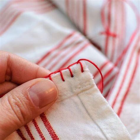 How To Do a Blanket Stitch - Petals to Picots