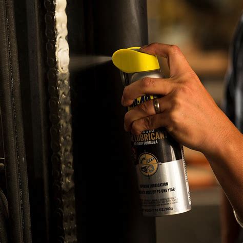 VD-40 - što je to? Univerzalna aerosolna mast WD-40: karakteristike ...