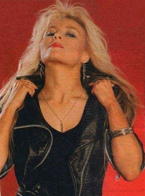 Pin by Anthony Dealey on Doro Pesch | Women of rock, Rocker girl, Heavy ...