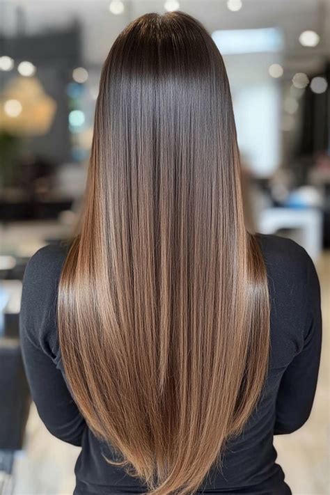 Discover the most popular styles of haircuts for ladies long hair 10