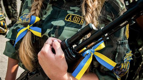 «Жіночі» професії – ознака гендерної дискримінації – експерти