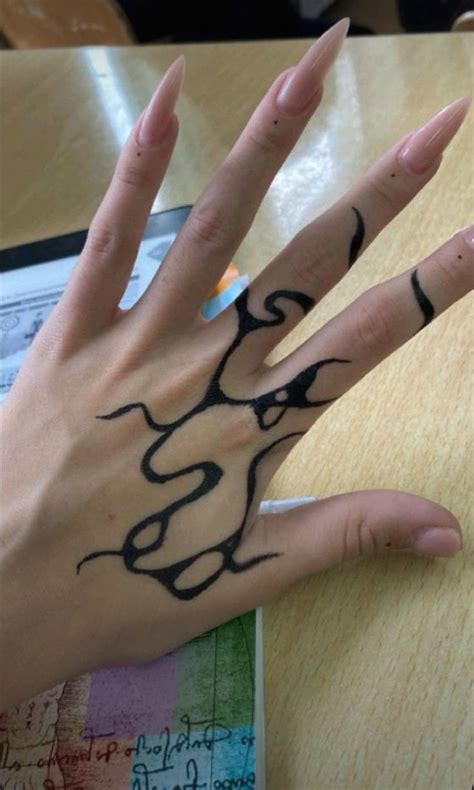 Мне нравится | Idéias de tatuagem pequenas, Tatuagem na mão, Tatuagens ...