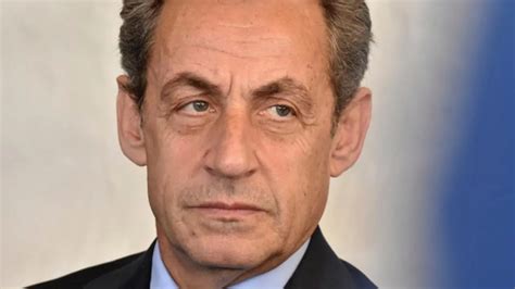 nicolas sarkozy place sous bracelet electronique apres sa condamnation