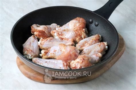 Крылышки в медово-соевом соусе на сковороде — рецепт с фото пошагово