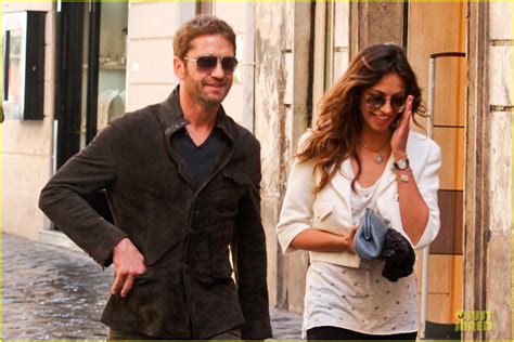 gerard butler madalina ghenea rome sightseeing couple photo