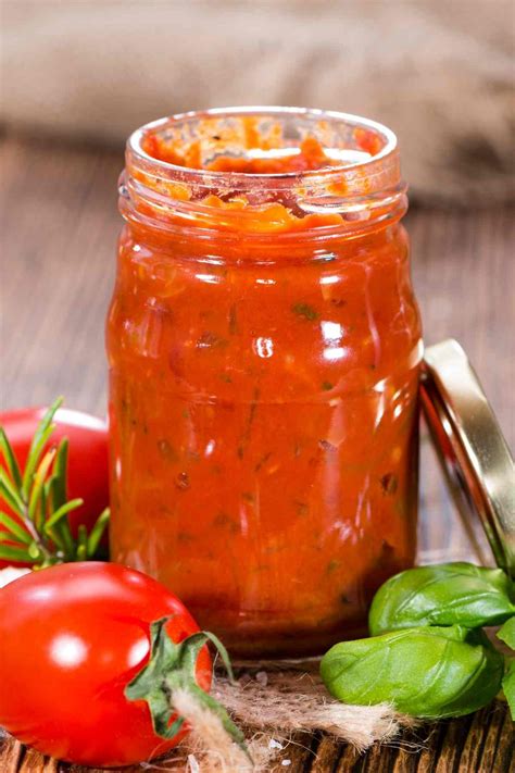 Homemade Tomato Sauce - IzzyCooking