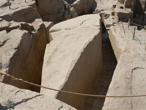 Unvollendeter Obelisk | PHOTOSHOOTS