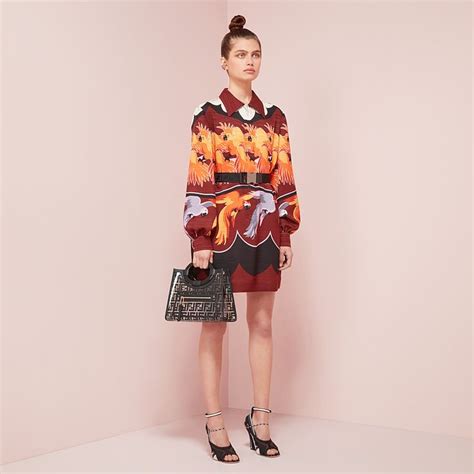 Летнее платье из разноцветного шелка | Fendi dress, Fendi, Silk dress