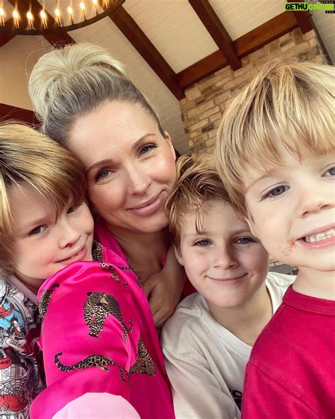 Shandi Finnessey Wiki, Biography, Age, Gallery, Spouse and more