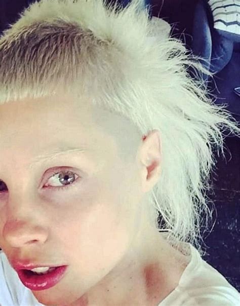 Pin by Xina on yolandi visser haircut | Die antwoord, Yolandi visser ...