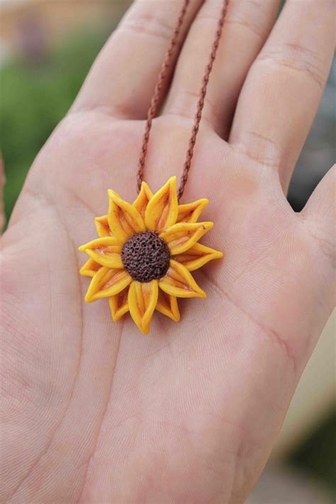 Colar Com Girassol O Que Significa
