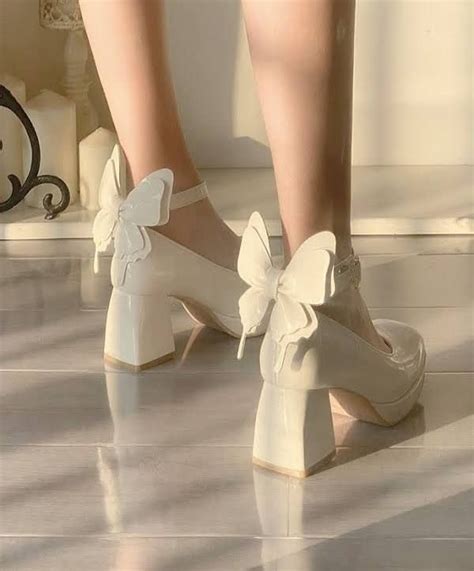 Pin by 𝓜. on 𝒟𝒶𝓇𝓀 𝐹𝑒𝓂𝒾𝓃𝒾𝓃𝑒 💋 | Fashion shoes, Kawaii shoes, Fancy shoes