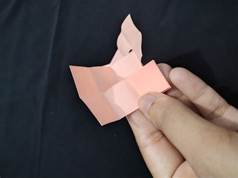 how to make a paper dart with a sticky note 4