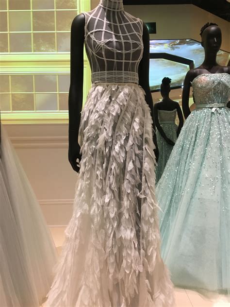 Pin by Pauline McCarter on Dior Feb 19 | Formal dresses, Ball gowns, Gowns