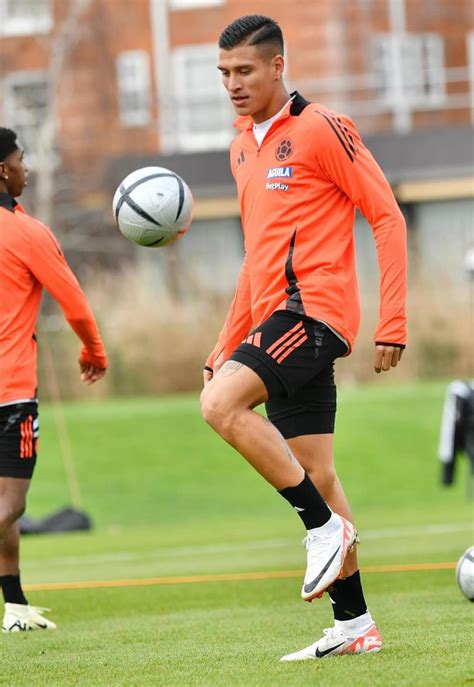 Colombia Train With New 2024 adidas ‘Roteiro’ Ball - SoccerBible