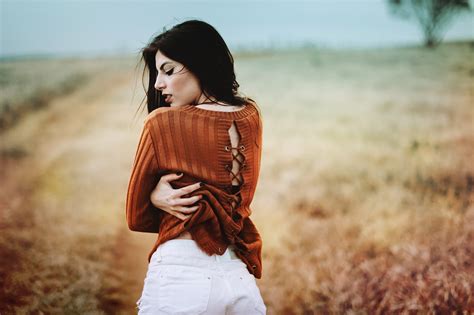 Fondos de pantalla : mujer, modelo, morena, Shorts de jean, Ojos ...