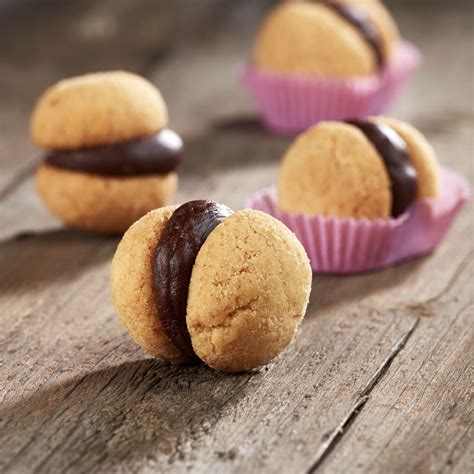 Baci di Dama, crea l ricetta di Roberto Rinaldini.