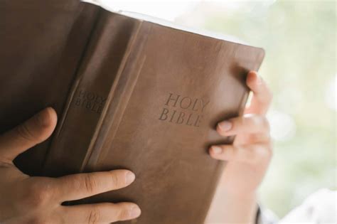 How Do Christians Pray? - The Witness