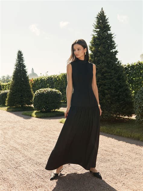 Приталенное платье макси из рельефной ткани :: LICHI - Online fashion store