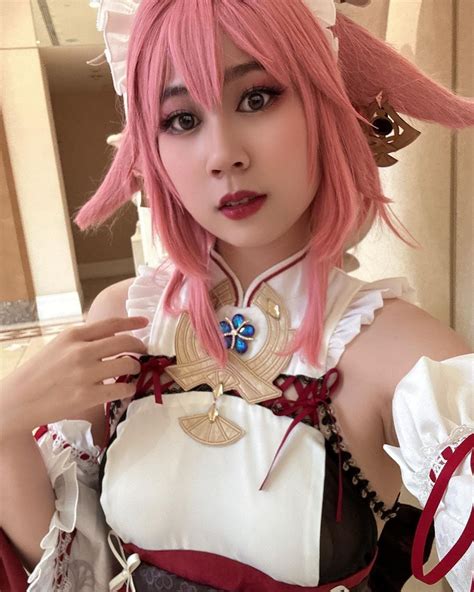 Yae Miko by MitsukiBb : r/cosplaygirls