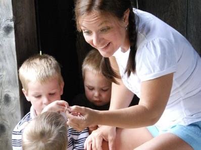 10 Practical Ways To Love A Young Mom - No Way But Through