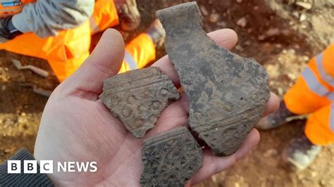 Anglo-Saxon artefacts found at Abbots Vale site set for new homes : r ...
