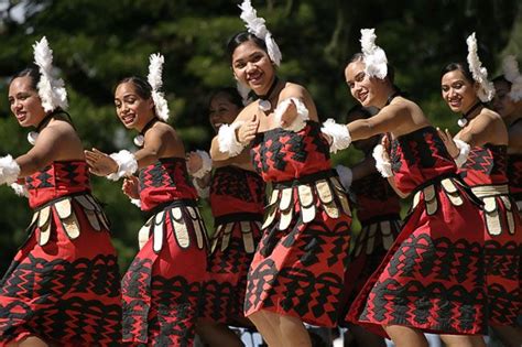 17 Best images about Tongan /Tokelau Wedding on Pinterest | Fiji, Leis ...