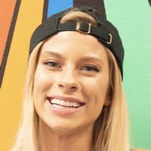 Andie Case (YouTube Star) - Age, Birthday, Bio, Facts, Family, Net ...