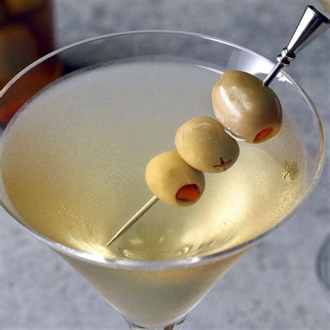 Dirty Martini Recipe: How to Make It