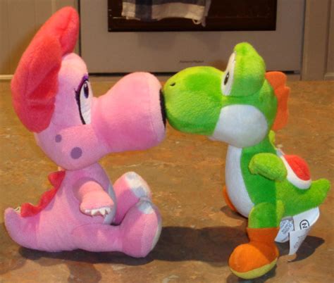 yoshi  birdo kissing birdo  yoshi  valentines  khatt