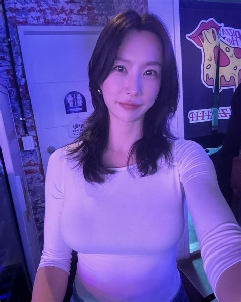 Korean milf : r/prettyasiangirls
