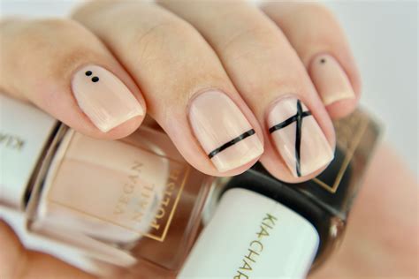 Nail Art Design im Grafik-Look – Kia-Charlotta