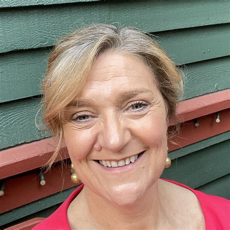 Kate Quinn | LinkedIn