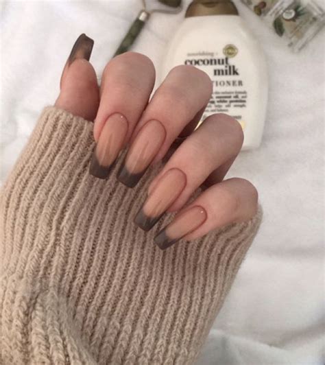 Pin by 𝐏𝐨𝐥𝐢𝐧𝐚 on nails💅🏻 | Stylish nails, Simple nails, Nude nails
