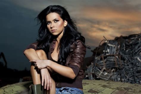 Spanish singer accuses Romanian singer Inna and team of composers of ...
