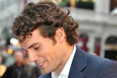 Best Men's Haircuts for Curly Hair 2025