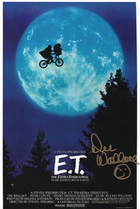 Dee Wallace-Stone - Signed Photo - E.T. the Extra-Terrestrial