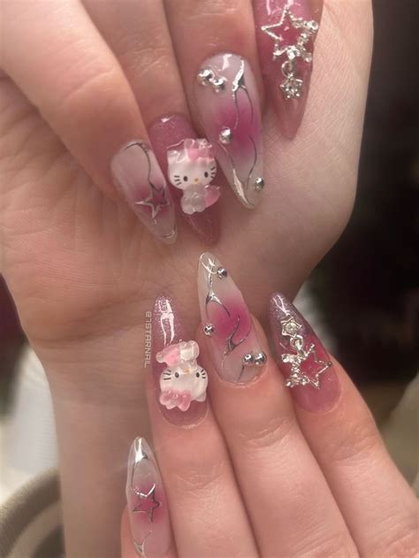 Pin de 🎀 en 𝙣𝙖𝙞𝙡 𝙞𝙣𝙨𝙥𝙤 | Manicura blanca, Uñas rosadas con blanco, Uñas ...