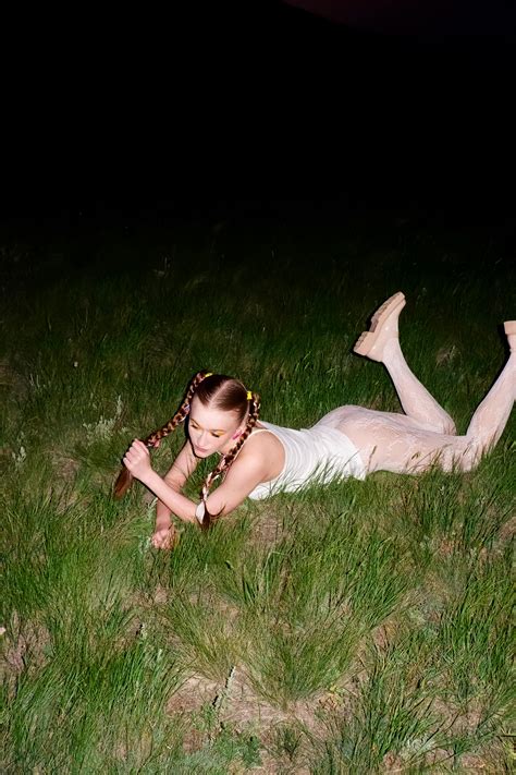 Young Tween Model Photos, Download The BEST Free Young Tween Model