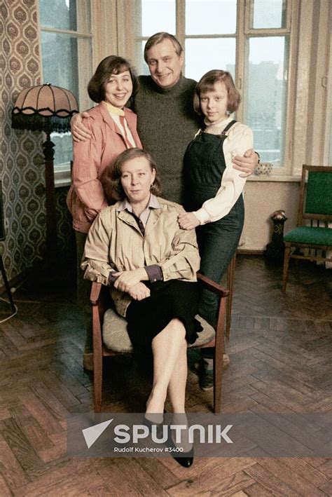 OLEG BASILASHVILI WIFE DAUGHTERS | Sputnik Mediabank